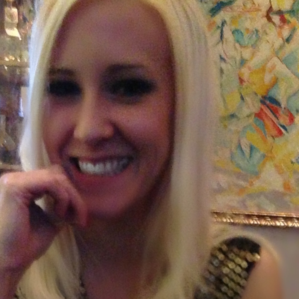 Meet your Posher, Angela